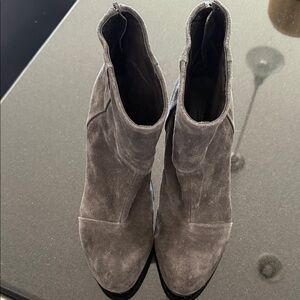 Elegant Gray Suede Ankle Boots rag & Bone